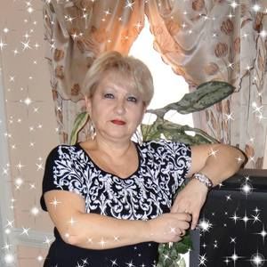 Meet your Posher, Maya